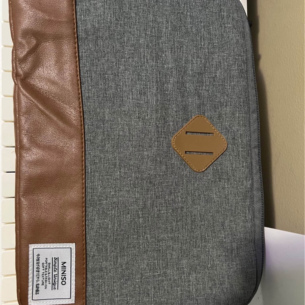 MINISO Small Gray and Brown Laptop/Tablet Bag
